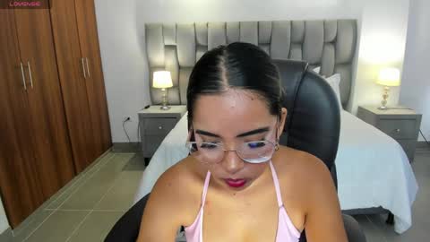 alana  online show from June 1, 7:04 pm