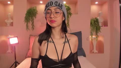 Alana online show from November 21, 1:31 pm