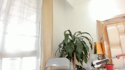       online show from March 5, 9:15 pm