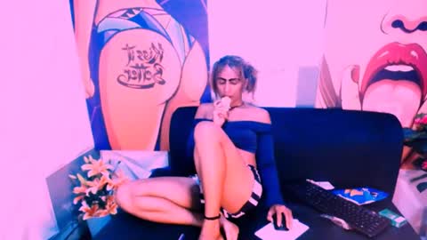 Snapshot of alanadelray chatting on February 23, 5:18 pm alanadelray online show from February 23, 5:18 pm