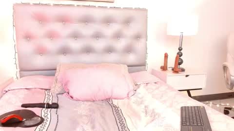 alana online show from November 30, 4:19 am