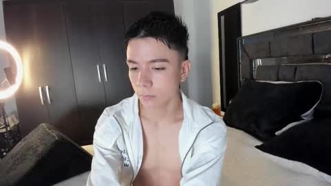 alanblack1 online show from February 17, 2:49 pm