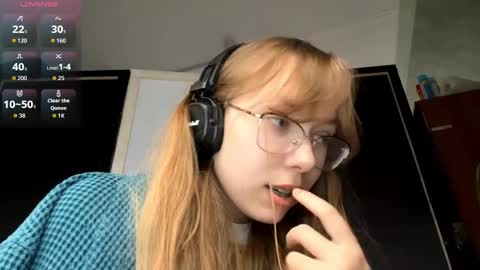 Snapshot of alanehadaller chatting on September 19, 1:04 pm Stella online show from September 19, 1:04 pm