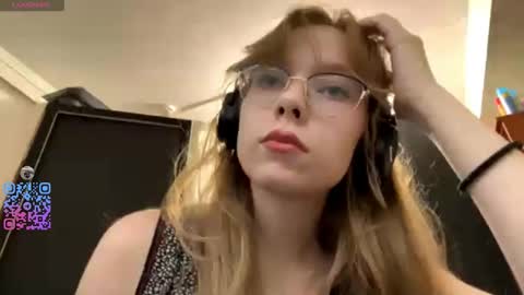 Snapshot of alanehadaller chatting on September 29, 5:12 pm Stella online show from September 29, 5:12 pm