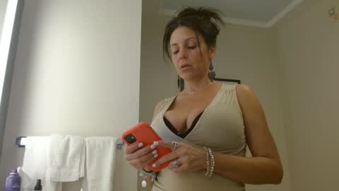 Alanna Rack online show from March 10, 8:56 pm