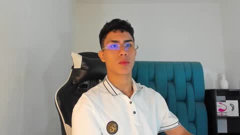 alannaughty_ online show from March 2, 3:02 am