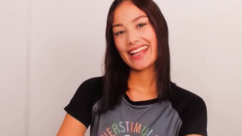 Snapshot of alasska_18 chatting on September 17, 10:13 pm alasska_18 online show from September 17, 10:13 pm