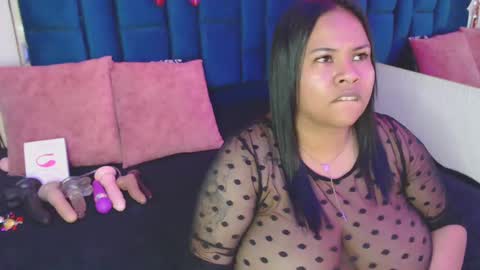 Snapshot of alba_sex10 chatting on March 5, 5:18 pm alba online show from March 5, 5:18 pm