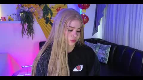 albaandthayron online show from November 18, 12:30 pm