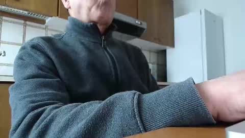 alberto21618 online show from March 1, 3:38 pm