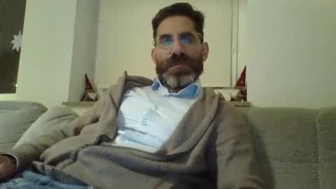 Snapshot of alcatrazcage chatting on December 10, 9:22 pm Alcatrazcage online show from December 10, 9:22 pm