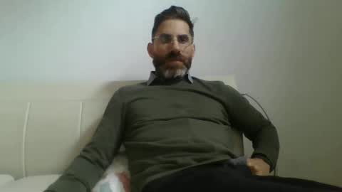 Snapshot of alcatrazcage chatting on December 4, 11:57 am Alcatrazcage online show from December 4, 11:57 am
