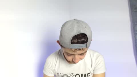 ALEC ANDREWS online show from December 17, 2:51 am