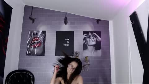 Snapshot of aleesha_cameron02 chatting on September 29, 7:24 pm Alice in wonderland online show from September 29, 7:24 pm