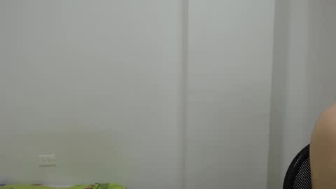 Snapshot of aleex_miller chatting on September 21, 7:23 am aleex_miller online show from September 21, 7:23 am
