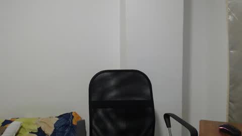 Snapshot of aleex_miller chatting on October 5, 3:04 am aleex_miller online show from October 5, 3:04 am
