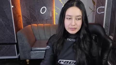 aleja online show from October 23, 9:15 pm