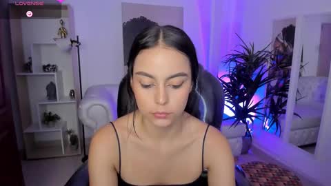 Alejandra online show from March 8, 2:30 pm