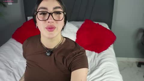 Alejandra Jones online show from January 16, 1:47 am