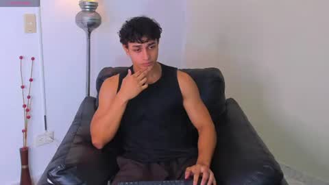 Alejandro williams online show from June 28, 3:02 am
