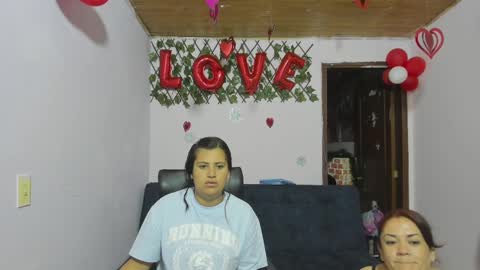 zoe and Kataleya online show from March 4, 12:33 pm