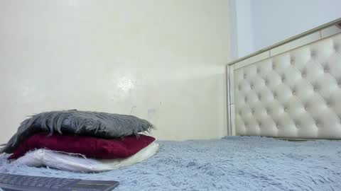 alejo_gray1 online show from November 7, 3:31 am