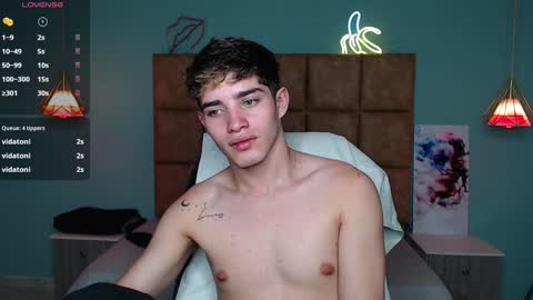 ALejoo Saenz online show from December 3, 8:55 pm