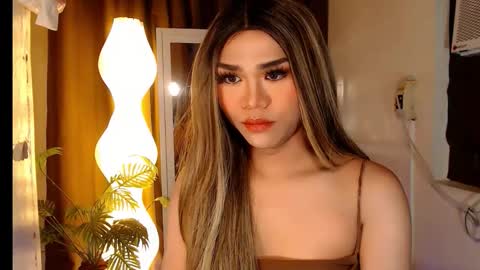 alenajones online show from March 22, 10:19 am