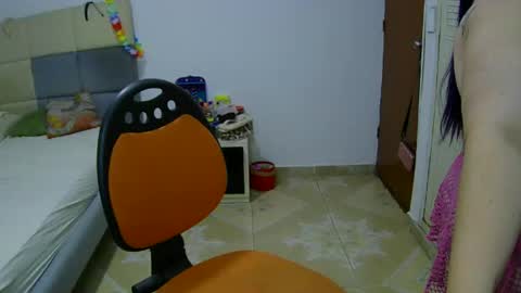 Alesia jones01 online show from April 2, 5:26 am