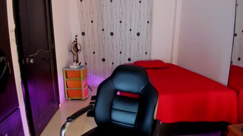 Alessandro online show from February 25, 1:00 pm