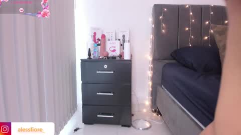 Snapshot of alessfiore_ chatting on February 10, 9:25 pm AlessFiore online show from February 10, 9:25 pm
