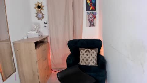 Snapshot of alessia_anderson07 chatting on March 6, 2:19 am Yy  online show from March 6, 2:19 am