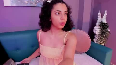 alessiia__ online show from January 11, 3:12 am