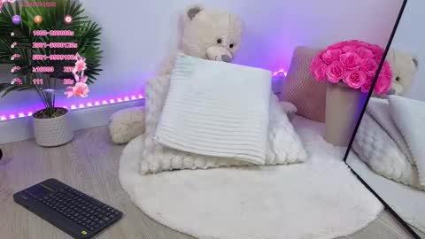 Snapshot of alessyaaa chatting on October 2, 9:57 pm Ale online show from October 2, 9:57 pm