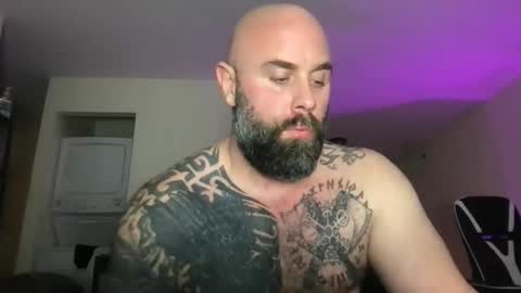 alesterwhite online show from February 1, 11:24 pm