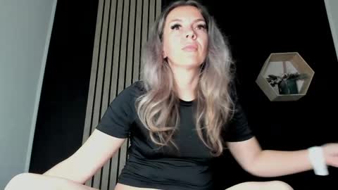 alesys69 online show from May 28, 9:46 pm