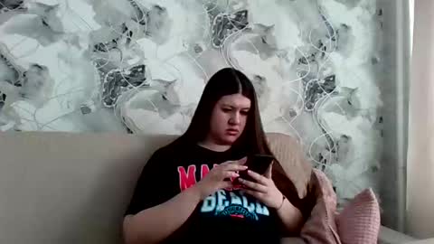 Aletta Oushen online show from March 3, 8:27 am