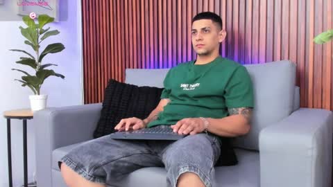 alex online show from April 4, 12:12 pm