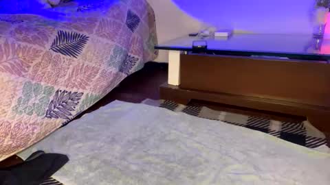 alex_diazz online show from March 24, 1:44 am