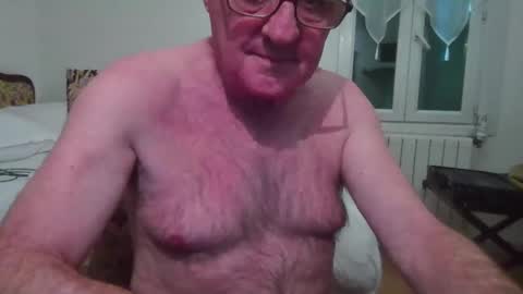 Snapshot of alex_fetishplayer chatting on February 18, 3:52 pm Alex online show from February 18, 3:52 pm