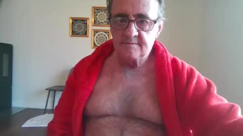 Snapshot of alex_fetishplayer chatting on December 10, 8:08 am Alex online show from December 10, 8:08 am