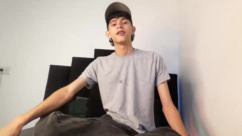 alex_mark_ online show from November 28, 1:40 pm