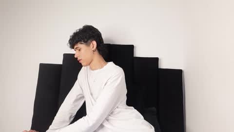 alex_mark_ online show from September 10, 7:15 pm