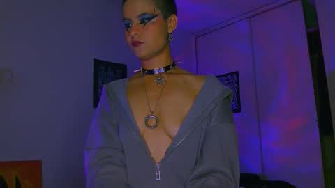 Alex online show from February 3, 1:35 am