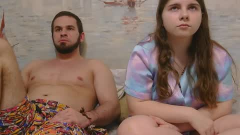 Alex and Sarah online show from May 21, 3:18 pm