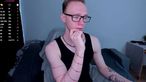 alex_silent online show from May 9, 11:27 am