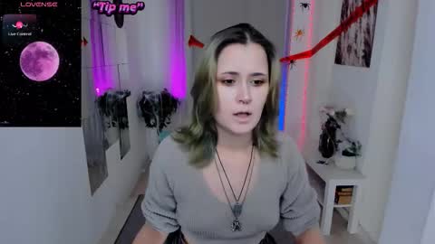 alexa_lexi online show from October 22, 10:40 am