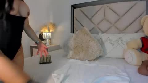 alexa_tobar online show from October 12, 3:37 pm