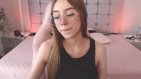 Alexa Abad online show from July 18, 9:17 pm