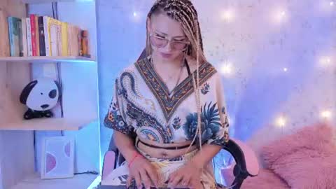 alexaavandercloude online show from June 22, 8:16 pm